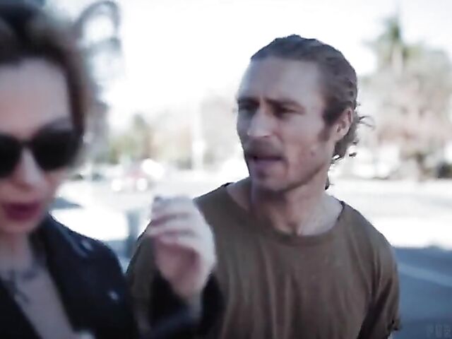 Michael Vegas fucks natural MILF Siouxsie Q like it used to be