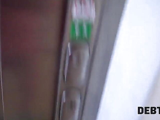 Juicy brunette Jennifer Mendez pays debt with sex POV