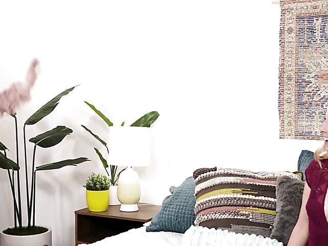 Mom Aaliyah Love lesbian time with big titty Maddy May