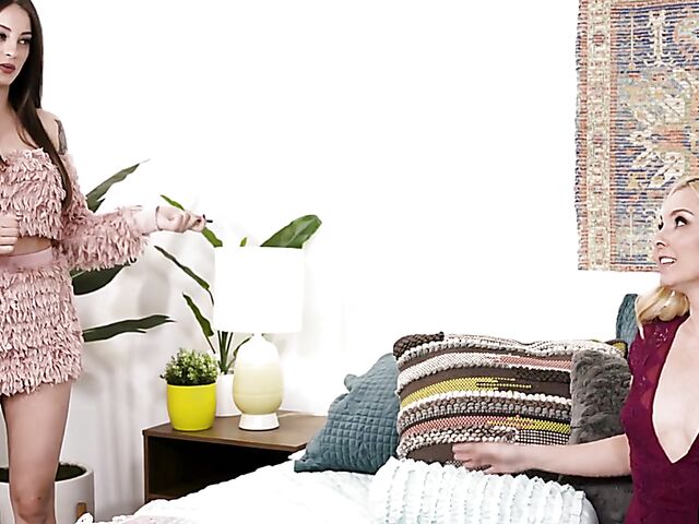 Mom Aaliyah Love lesbian time with big titty Maddy May