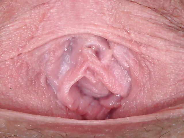 Close up pussy spreading on the sofa with skinny babe Julia Red