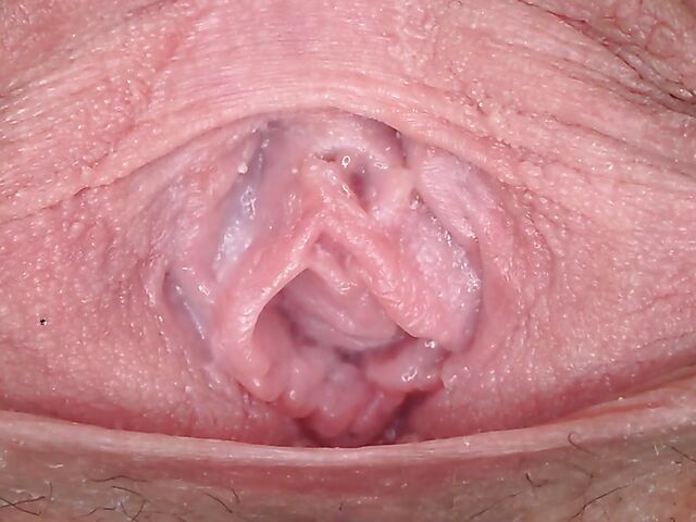 Close up pussy spreading on the sofa with skinny babe Julia Red