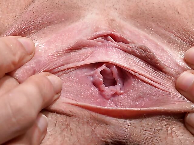 Close up pussy spreading on the sofa with skinny babe Julia Red