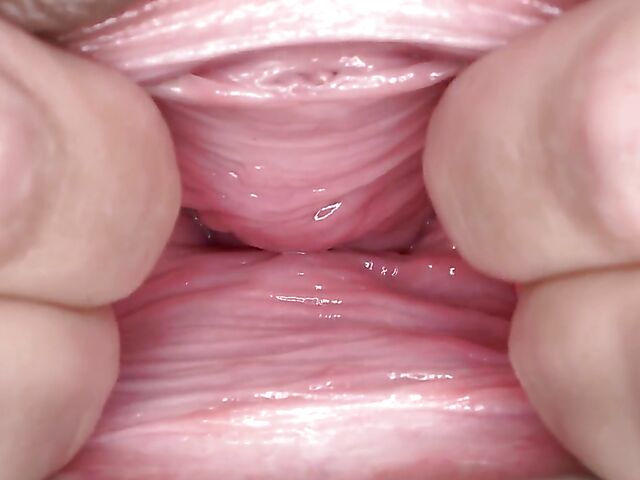 Cindy Shine's pussy gape session with her hitachi wand and speculum