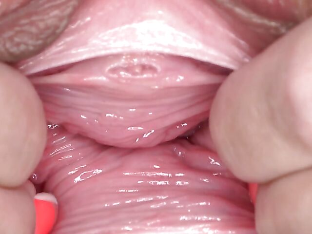 Cindy Shine's pussy gape session with her hitachi wand and speculum