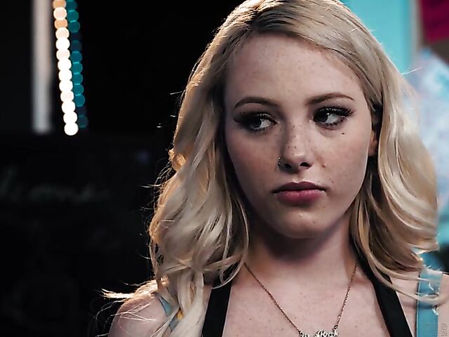 Doing it with blonde teen barista Dixie Lynn