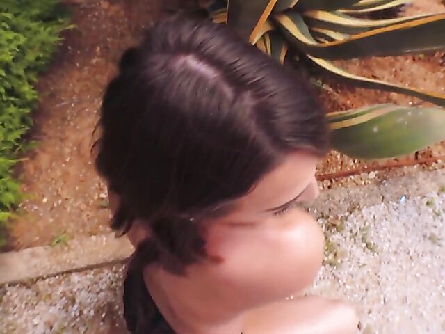 Stacey Poole's big tits outdoor show for you all