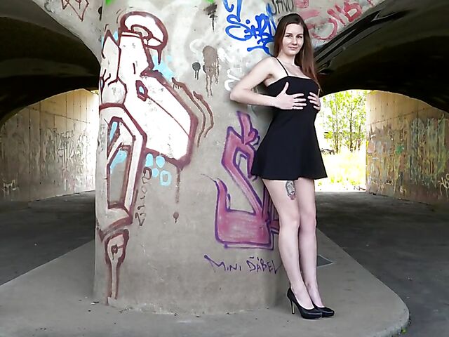 Look inside Elena Vega's widely spread pink pussy