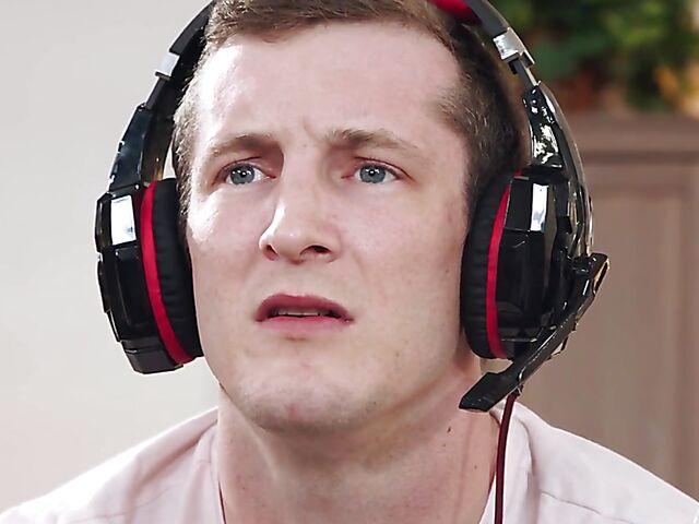 Cute MILF Riley Jacobs seduces a gamer boy