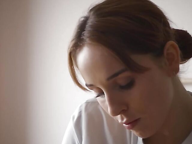 Lesbian masseuse Nova Hawthorne loves Valentine's big ass