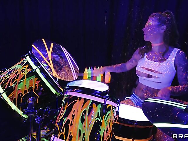 Black light paint and tattoo anal with hot drummer Felicity Feline