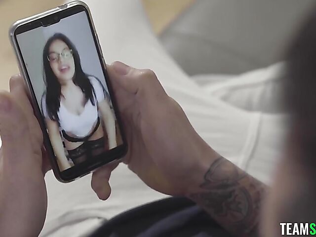 Hot latina girl with glasses Sahily Sweet won't stop