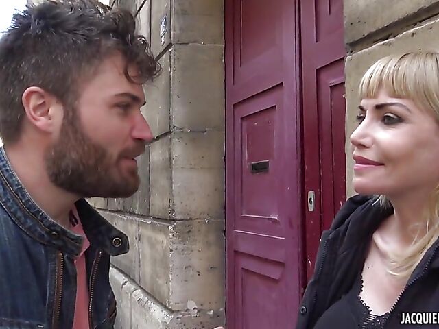 French MILF Clanddi Jinkcego wants that guy to play with her huge fake boobs