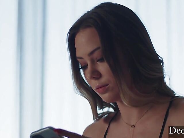 Avery Cristy meets Manuel Ferrara to learn more about hard sex