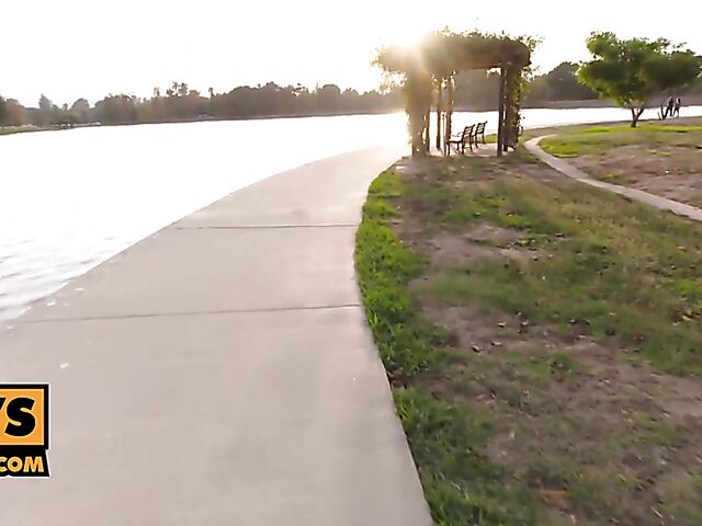 Well-stacked fitness babe Jessa Rhodes POV bar fuck