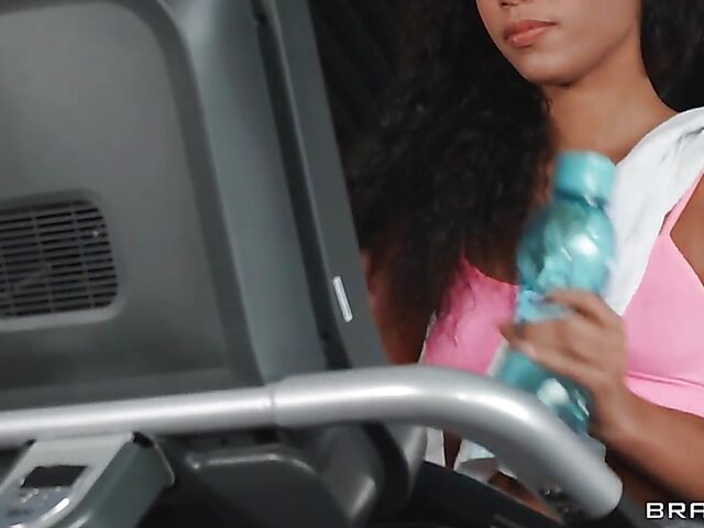 Sweaty gym fuck with fit ebony girl Romy Indy