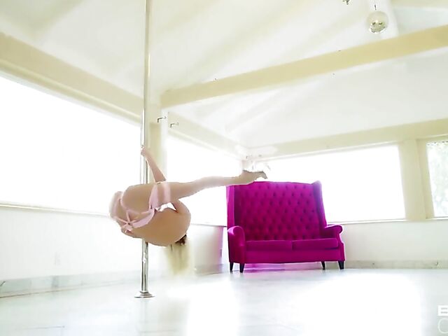 Long legs anal with sexy pole dancer Kenna James