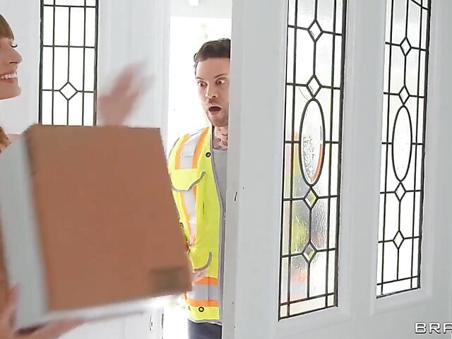 Natural tits teen Angel Youngs seduces the delivery guy into fucking her wet cunt