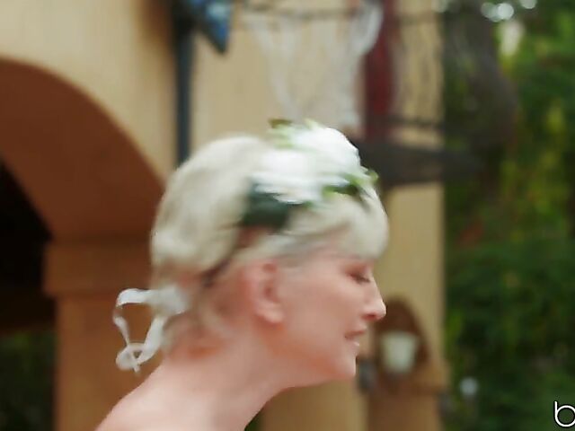 Wedding fuck with short haired blonde Skye Blue