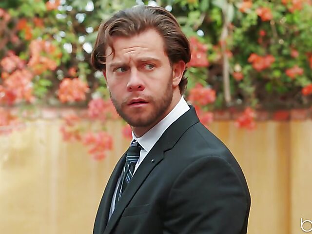 Wedding fuck with short haired blonde Skye Blue