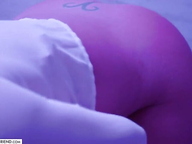 Blonde MILF Spencer Scott is tonight's escort