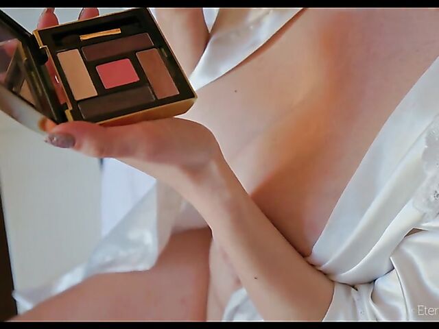 Maible puts her big natural tits and shaved snatch on display in the morning