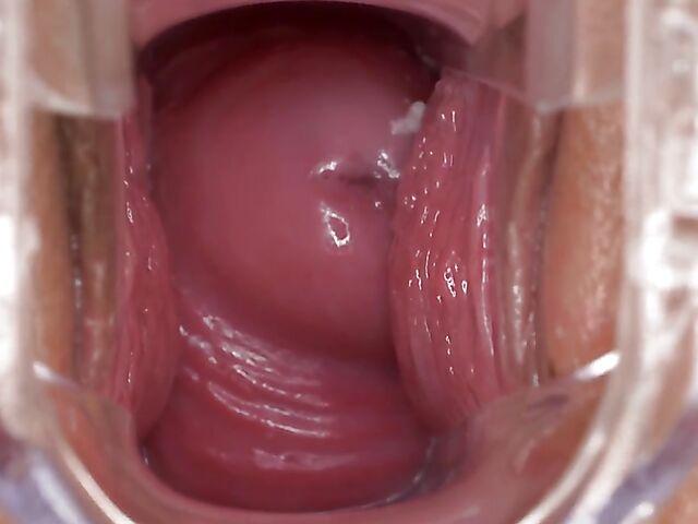 Marisa - Speculum inside pussy close up