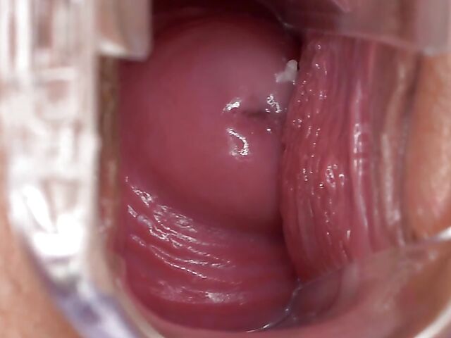 Marisa - Speculum inside pussy close up