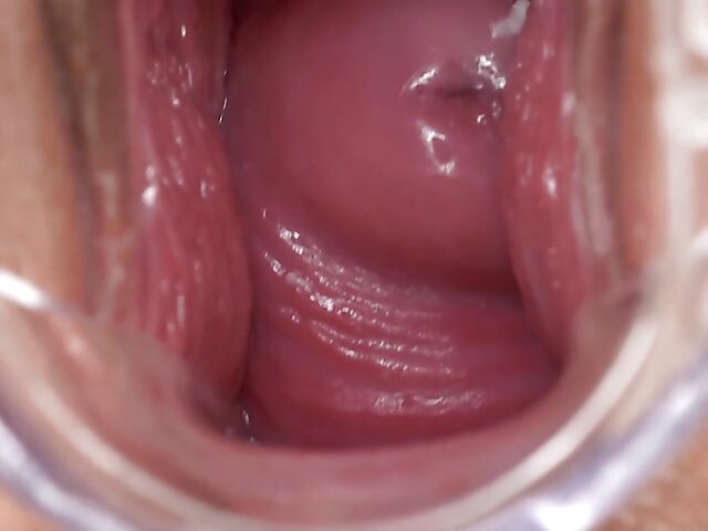 Marisa - Speculum inside pussy close up