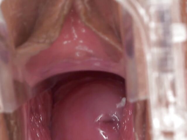 Marisa - Speculum inside pussy close up