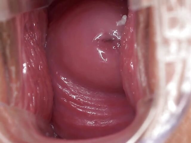 Marisa - Speculum inside pussy close up