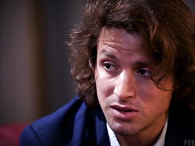 Moaning fuck with horny natural brtunette Violet Starr