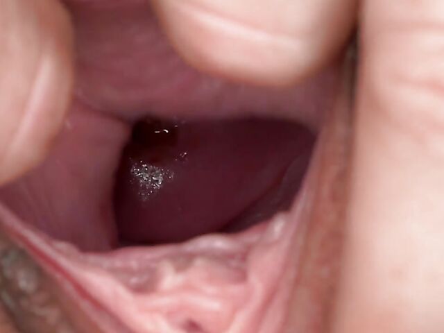 Licky Lex and Delia's lesbian pussy gaping show