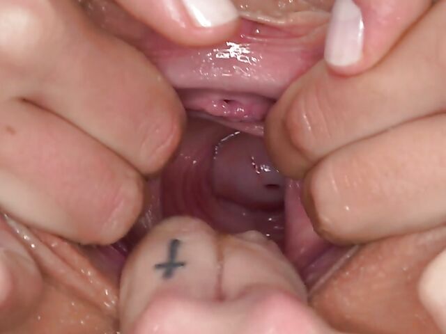 Claudia and Elizabeth's lesbian fisting and vagina gape