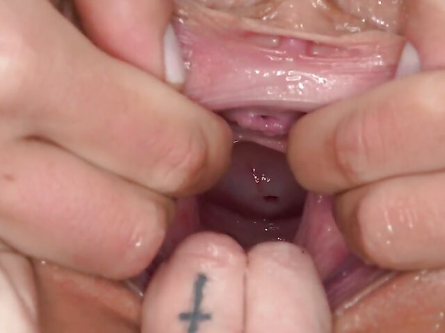 Claudia and Elizabeth's lesbian fisting and vagina gape