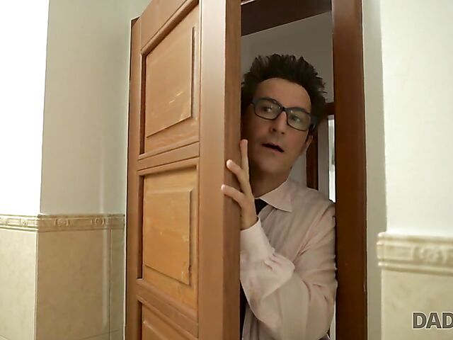 Putting his cock in Jennifer Simons' shaved pussy is his dream come true