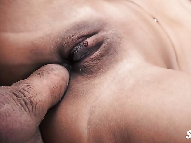 Cassie Del Isla - European brunette DP baroque style