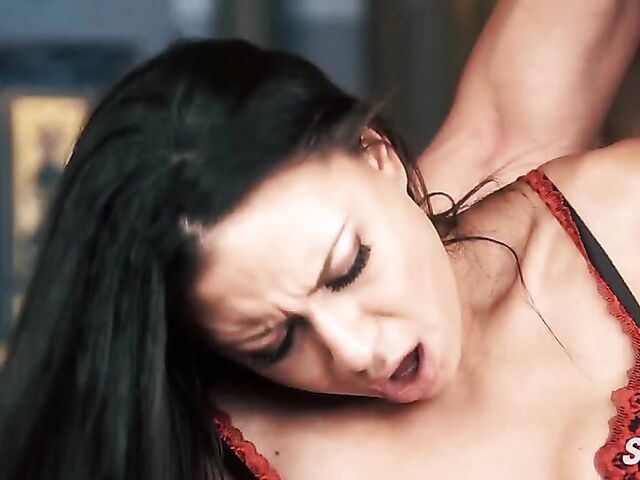 Cassie Del Isla - European brunette DP baroque style