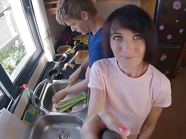 Bruce & Nicole - Real-life couple anal and kitchen BJ