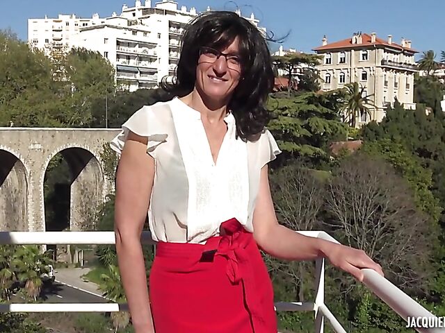 Estelle - 46-year-old skinny French MILF DP in stockings