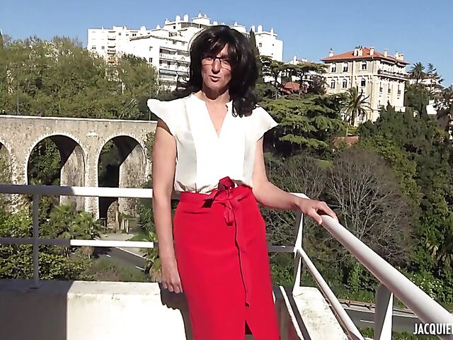 Estelle - 46-year-old skinny French MILF DP in stockings