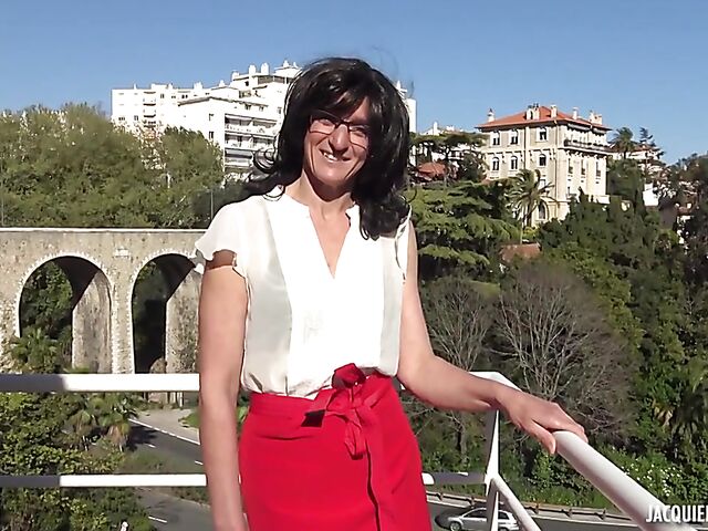 Estelle - 46-year-old skinny French MILF DP in stockings