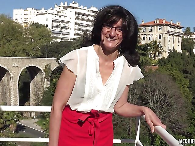 Estelle - 46-year-old skinny French MILF DP in stockings