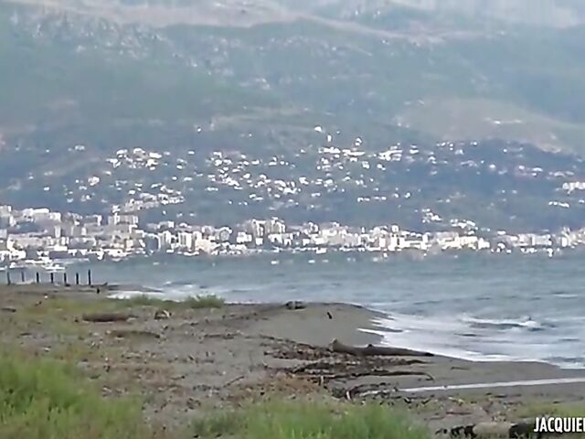 Outdoor anal on the way to the beach with slim MILF Aline