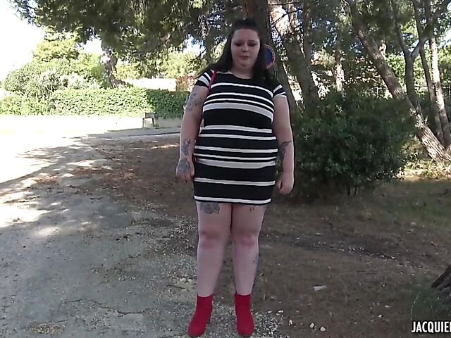 Jade, 23 - French BBW DP with two skinny guys