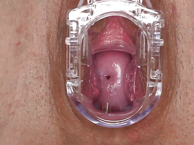Lara Fox's pussy gape solo with a speculum