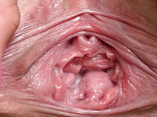 Caroline Diaz's solo close up pussy show under the bridge