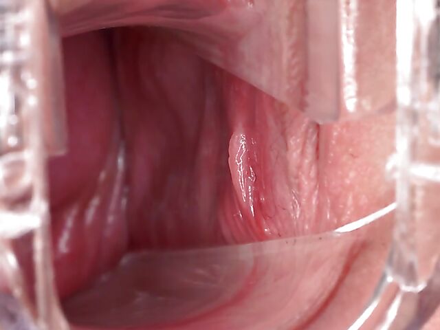 Adorable Sydney Love's wide open pussy with a speculum