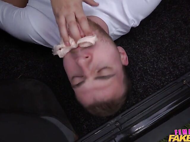 Backseat fuck with big tits cab driver Sofia Lee