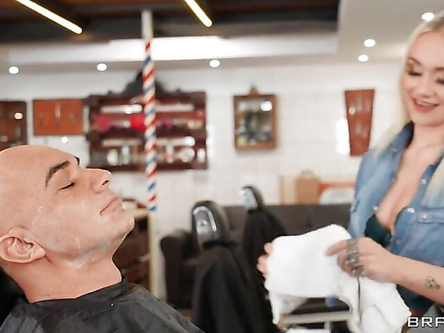 Hot blonde barber Marilyn Sugar fucks the client
